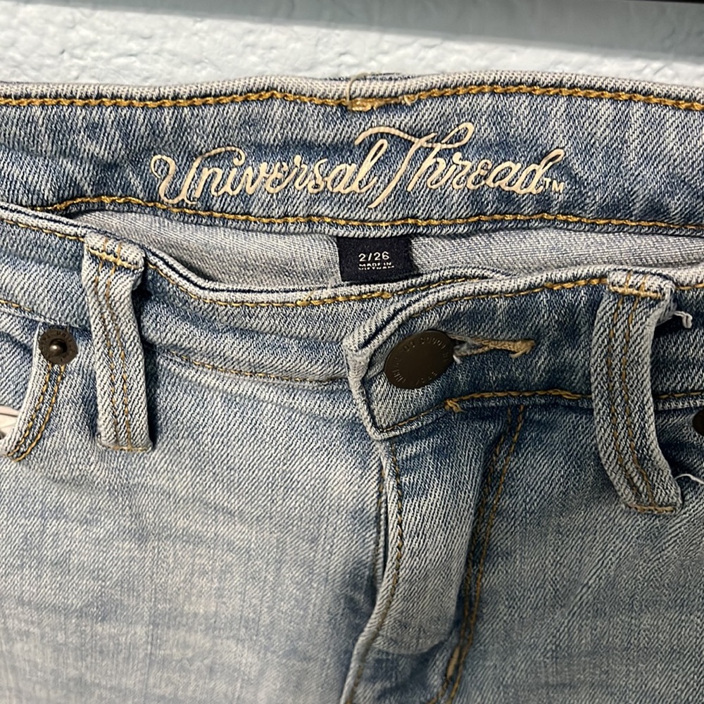 Universal Thread jeans - Picture 2 of 2